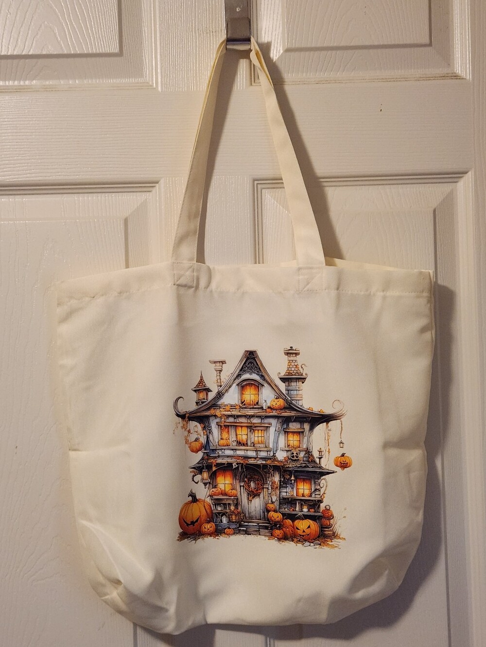 NWOT, HALLOWEEN HAUNTED HOUSE TOTE BAG